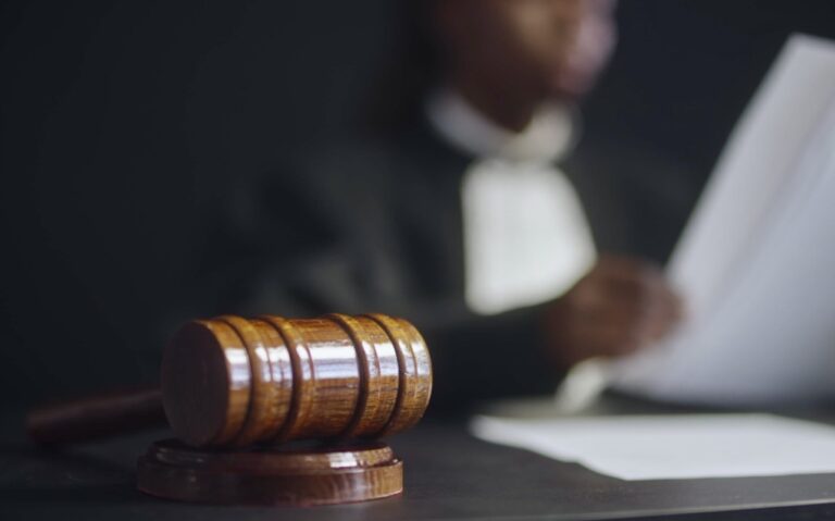 Ohio judge, Tammy Hayward, racial Discrimination, Jefferson County Judge Tracy Davis, Kentucky, georgia, mother, man